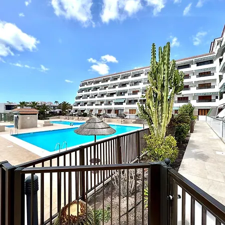 With Wifi, Heated Pool On The Atlantic Ocean Front Line