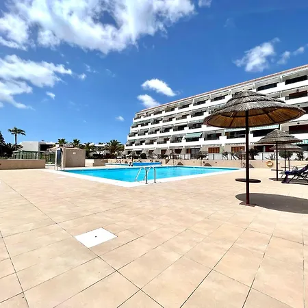 With Wifi, Heated Pool On The Atlantic Ocean Front Line