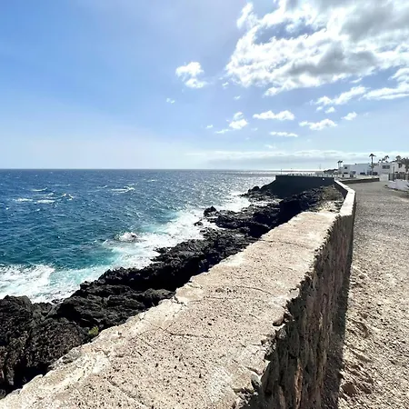 With Wifi, Heated Pool On The Atlantic Ocean Front Line Apartman
